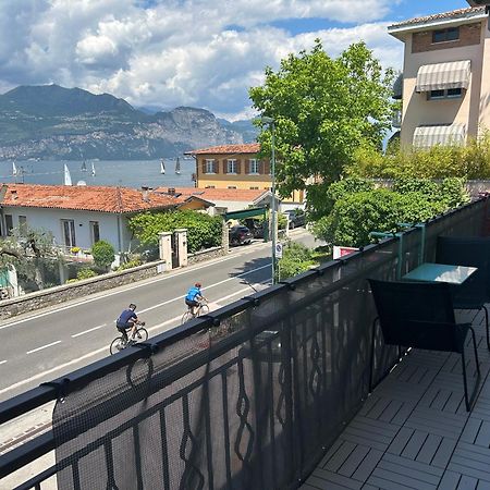 Lake View With Aircon - 5 Minutes From The Beach! Brenzone sul Garda Ngoại thất bức ảnh