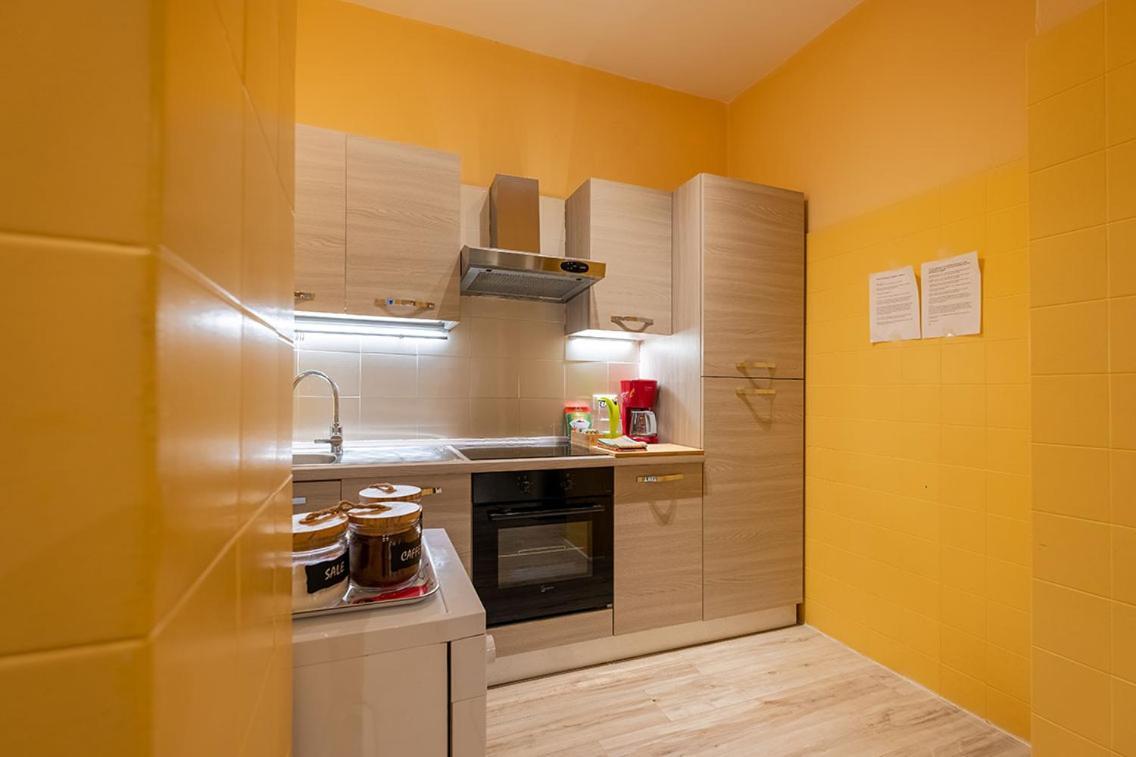 Lake View With Aircon - 5 Minutes From The Beach! Brenzone sul Garda Ngoại thất bức ảnh