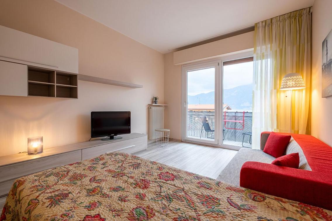 Lake View With Aircon - 5 Minutes From The Beach! Brenzone sul Garda Ngoại thất bức ảnh