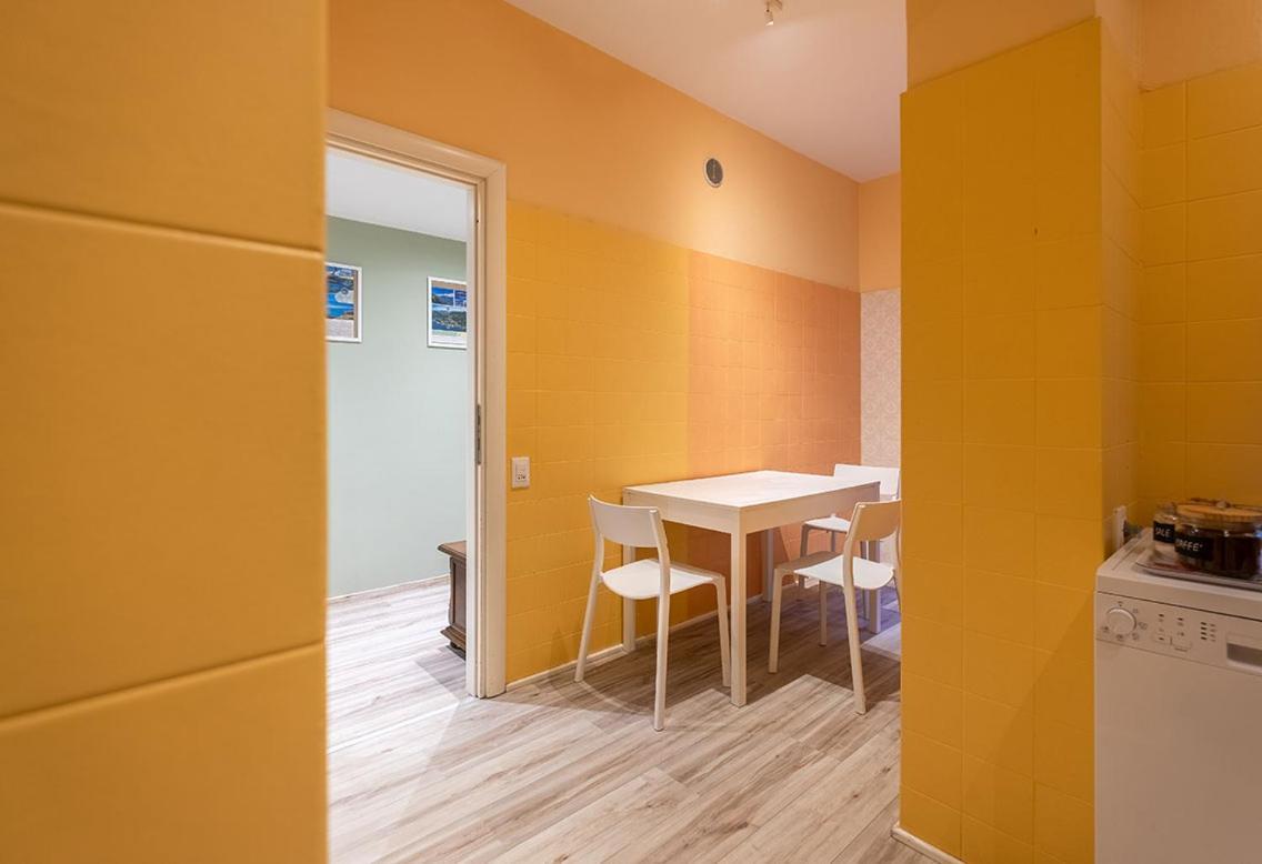 Lake View With Aircon - 5 Minutes From The Beach! Brenzone sul Garda Ngoại thất bức ảnh